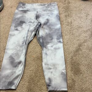 Nike Cropped Cloudy Gray Leggings size L